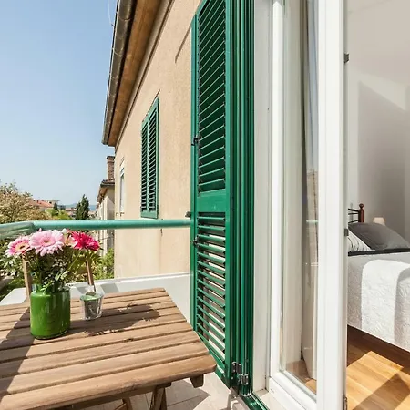 Sunny Place Apartment *